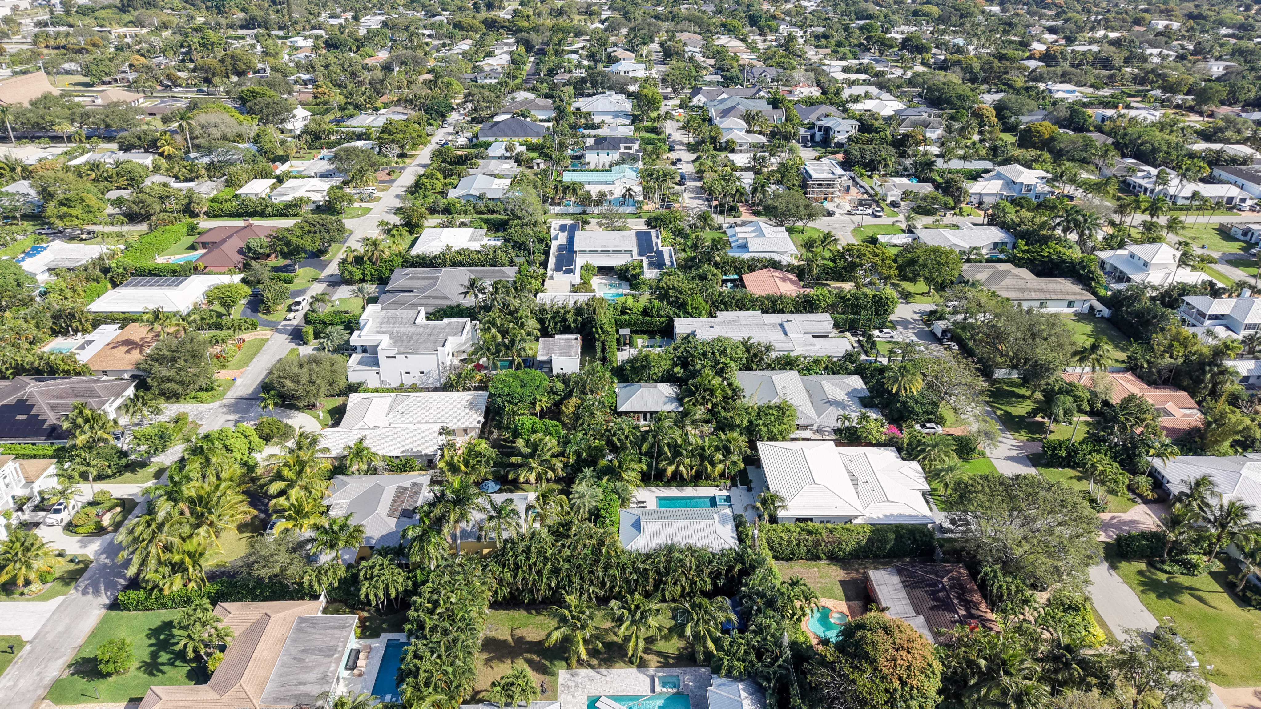 Aerial view of Lake Ida Park and surrounding green space in Delray Beach