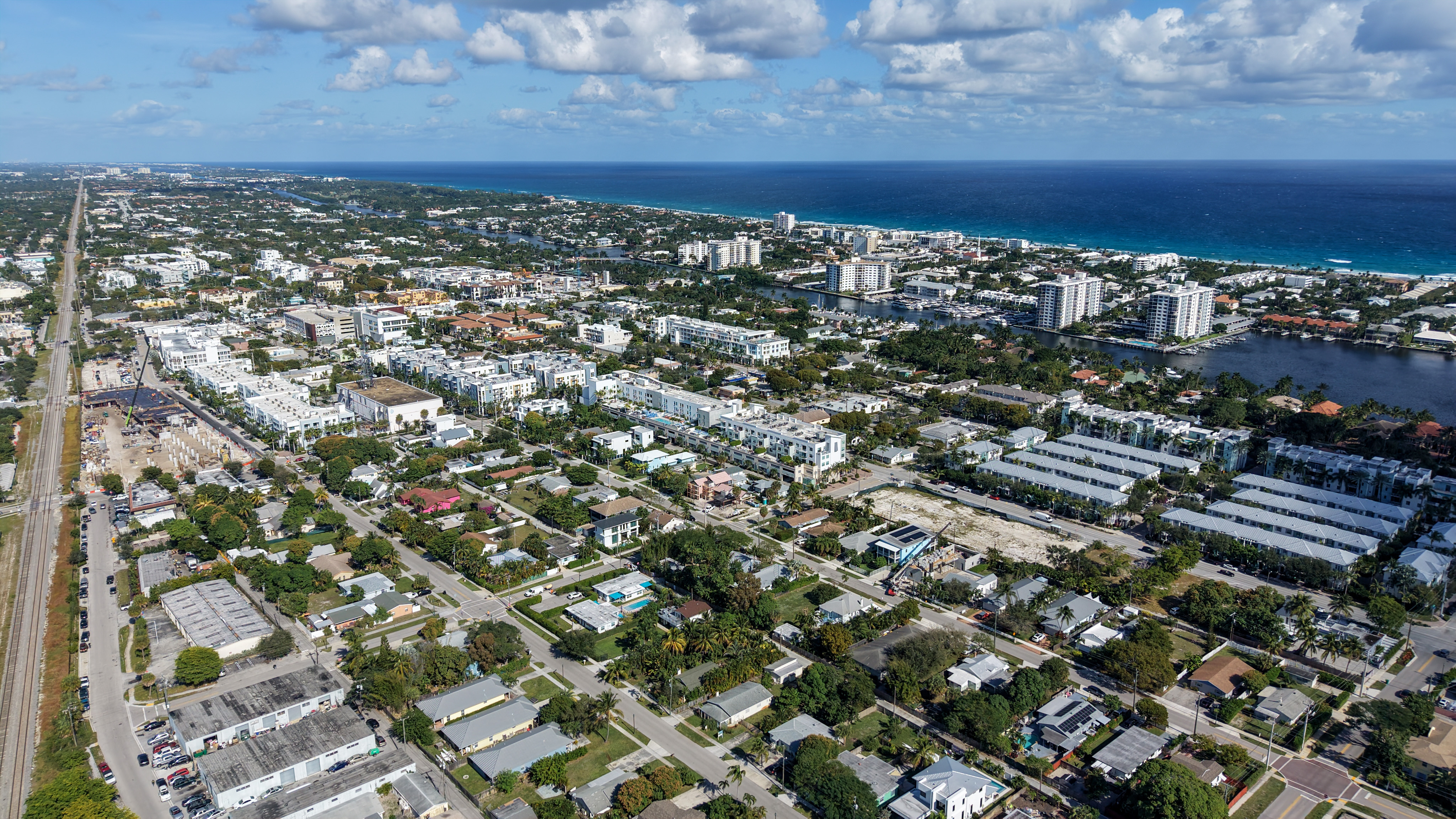 Homes and streetscape in Osceola Park Delray Beach